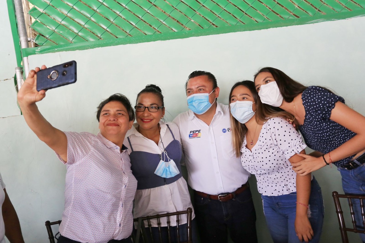 Las familias y madres de Tuxpan tendrán un mejor futuro: Pepe Mancha