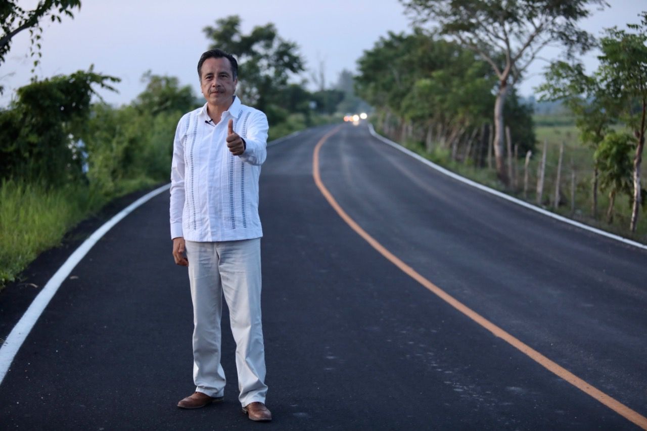 Conectar las zonas rurales con infraestructura carretera para no dejar a nadie atrás: Gobernador