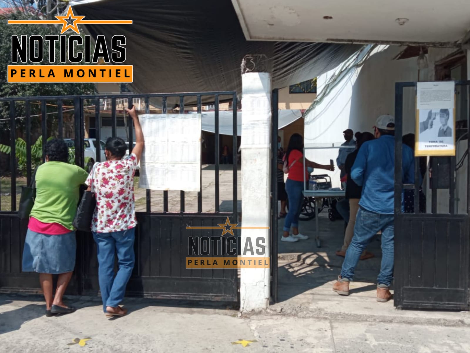 Ciudadanos acuden al INE para renovar su credencial vencida