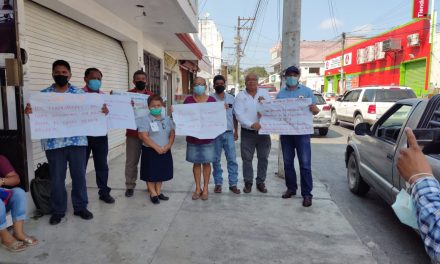 Protestan sindicalizados en el IVEA Tuxpan