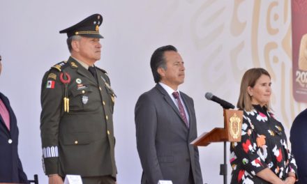 Acompaña Cuitláhuac García la Protesta de Bandera de soldados del Servicio Militar Nacional