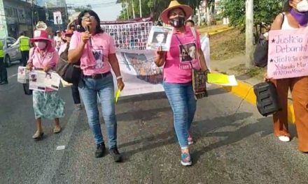 Familias tuxpeñas marchan en Poza Rica ante desapariciones