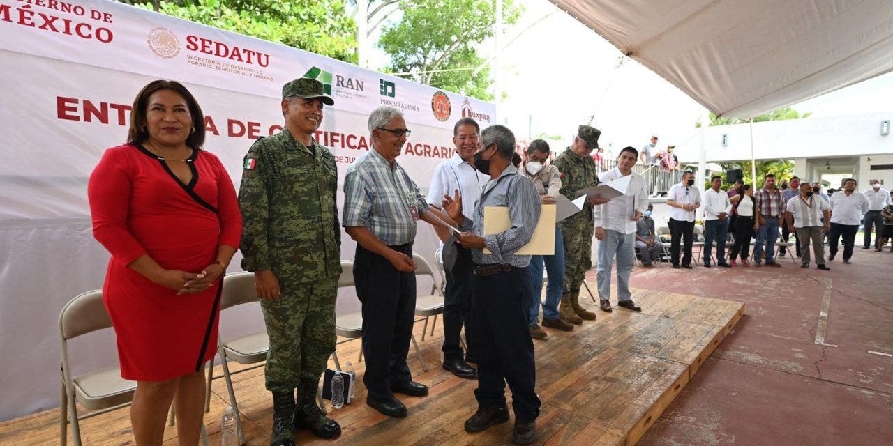 Otorgan certeza jurídica y justicia social a campesinos del norte de Veracruz