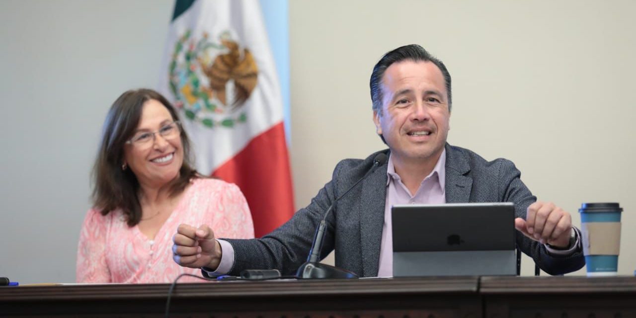 Auge del mercado industrial, oportunidad para profesionistas egresados de los tecnológicos de Veracruz: Gobernador