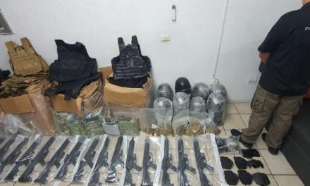 Ejército Mexicano y Fiscalía General de la República aseguran armamento, municiones, equipo táctico y vehículos en Tabasco