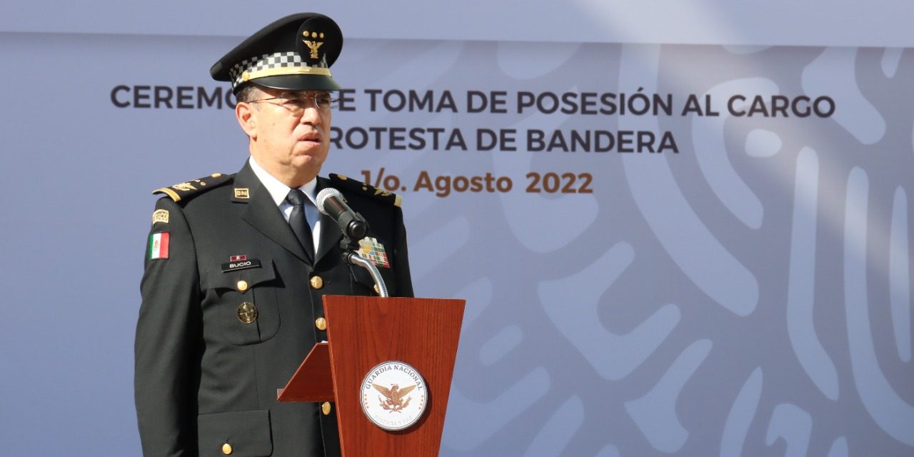 GUARDIA NACIONAL DA POSESIÓN AL CARGO Y TOMA PROTESTA DE BANDERA AL JEFE GENERAL DE COORDINACIÓN POLICIAL