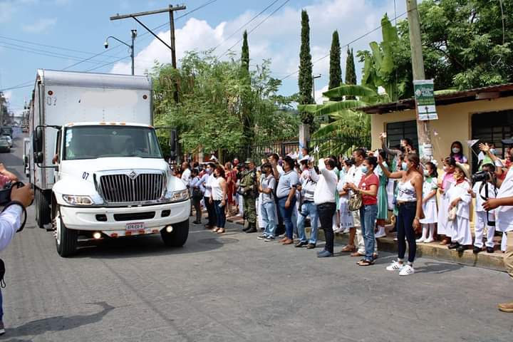 Personal Militar trasladará Libros de Texto Gratuitos en apoyo a la Secretaría de Educación Pública en el Estado de Veracruz