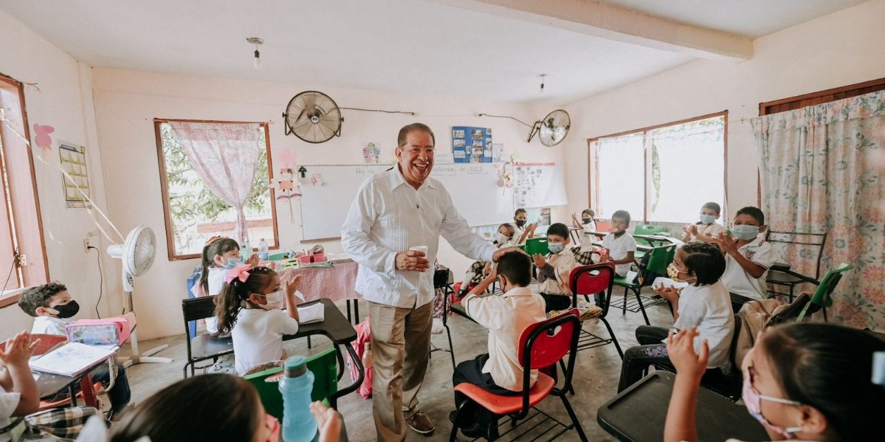 Inicia la construcción de un aula en la Escuela Primaria “Benito Juárez”, de la localidad Buenos Aires