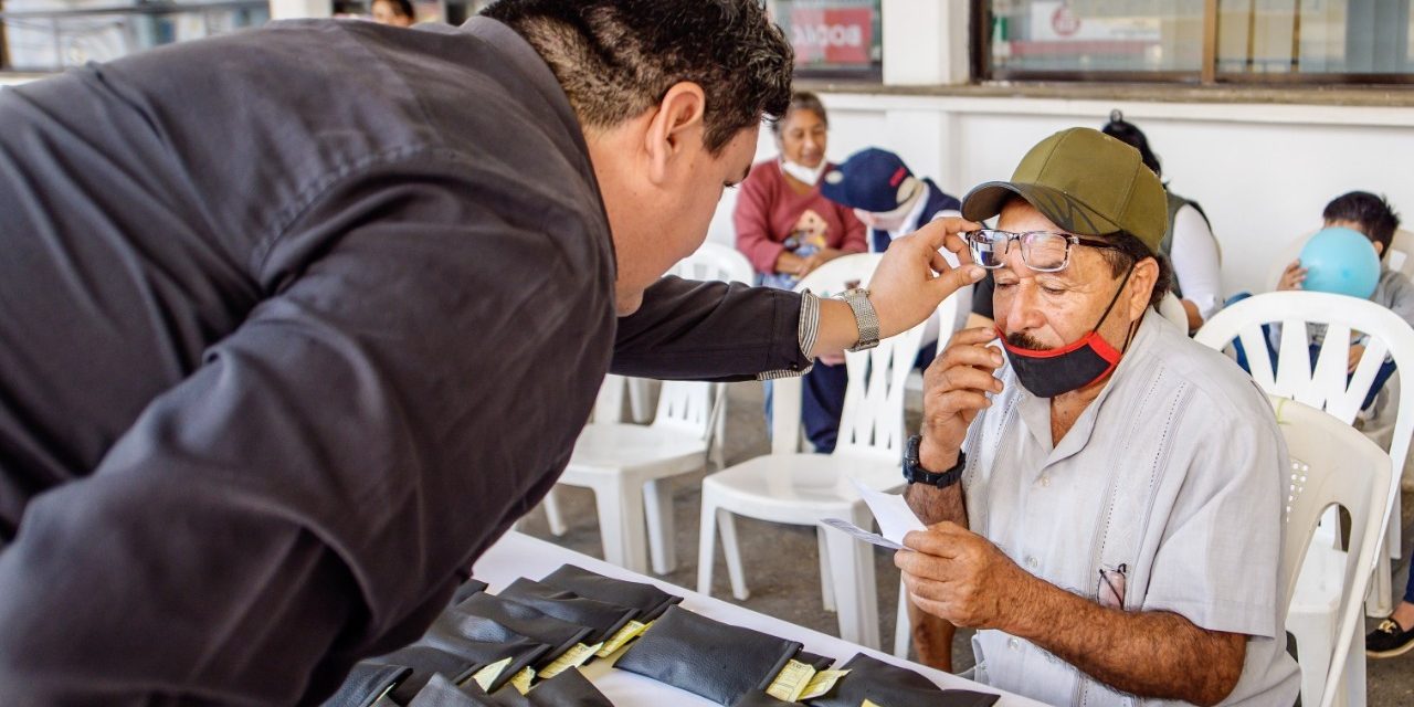 Se realizó la segunda entrega de lentes a personas beneficiadas con la Jornada de Salud Visual