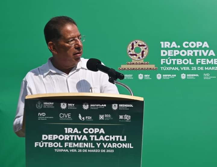 El Gobernador Cuitláhuac García Jiménez, José Manuel Pozos y Zenyazen Escobar, inauguraron la Primera Copa Deportiva “Tlachtli” de Fútbol