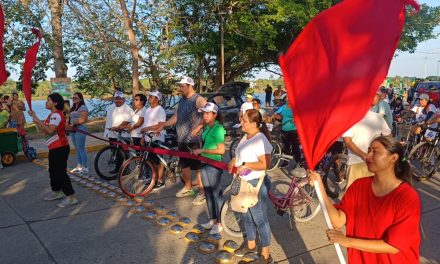 Familias tuxpeñas participaron activamente en la “Primera Rodada Ciclista por la Salud”