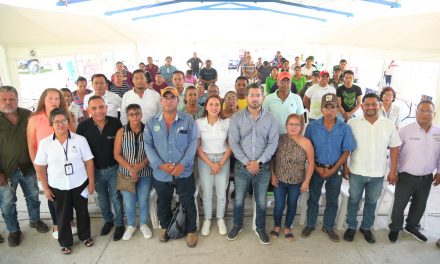 Con la participación de 16 empresas inició la “Feria del Empleo en tu Comunidad”, en Laja de Colomán