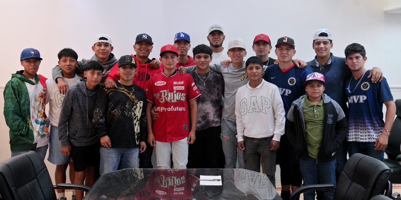 Pitcher tuxpeño firma con los Diablos Rojos del México, de la Liga Mexicana de Béisbol