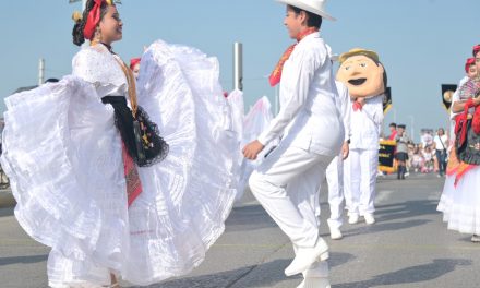 Gran participación en el desfile de la Revolución Mexicana