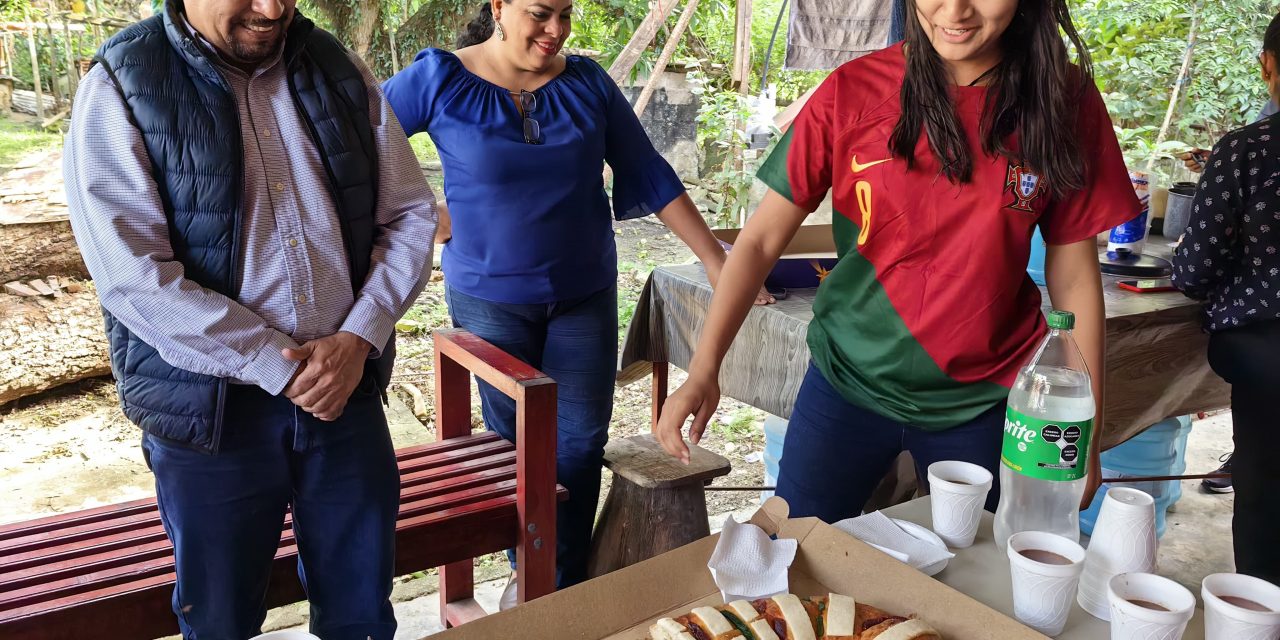 <em>Juan Gómez, Regidor 5, Lleva Alegría y Emprendimiento a Tuxpeños con Roscas de Reyes</em>