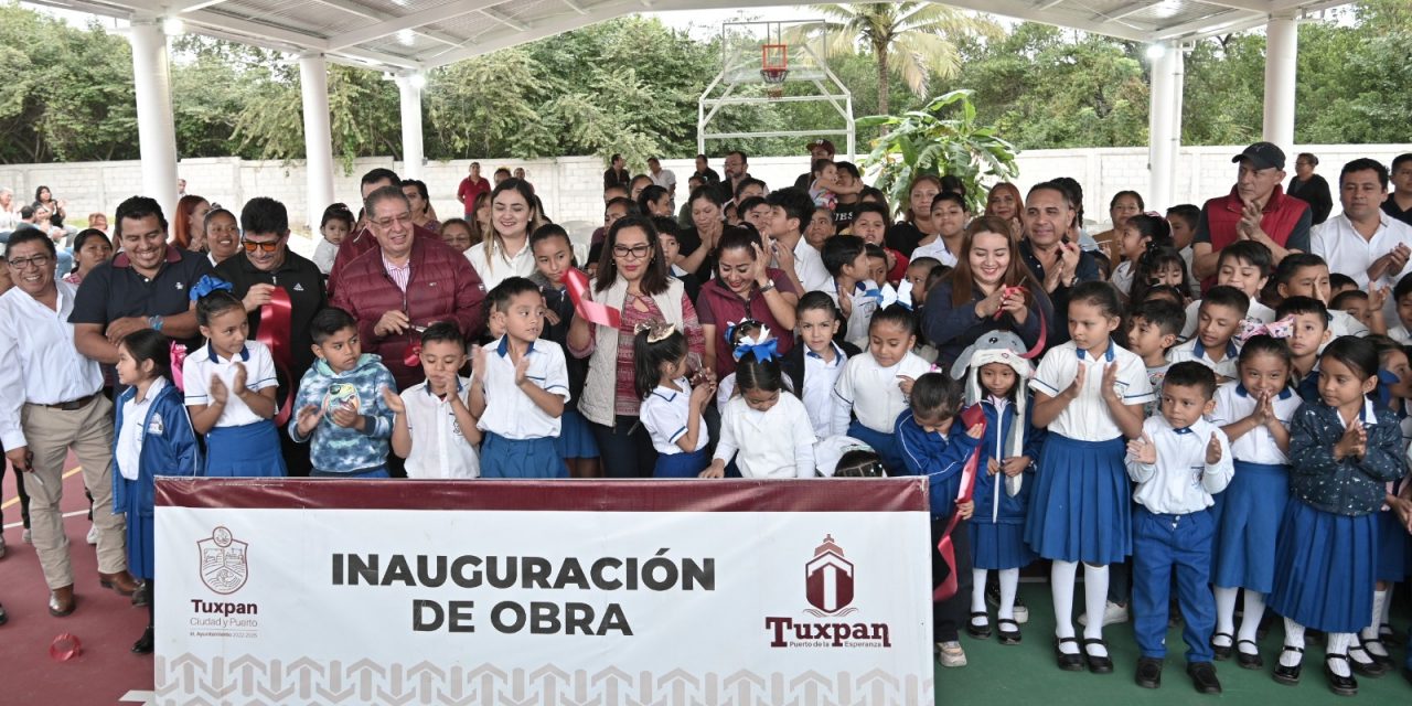 Gobierno de Tuxpan entrega obra de “Techado en Área de Educación Física”, en la Escuela Primaria Ford 192, de Santiago de la Peña