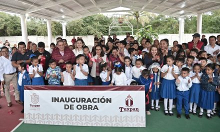 Gobierno de Tuxpan entrega obra de “Techado en Área de Educación Física”, en la Escuela Primaria Ford 192, de Santiago de la Peña