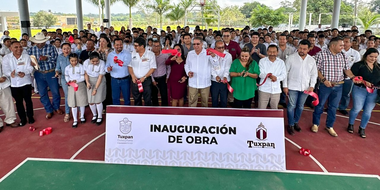 Gobierno de Tuxpan inauguró el Techado y la rehabilitación de 6 aulas didácticas en la Escuela Secundaria Técnica Industrial N° 102, de Práxedis Guerrero Km. 8