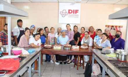 Exitosos cursos de repostería y manualidades en el DIF Tuxpan