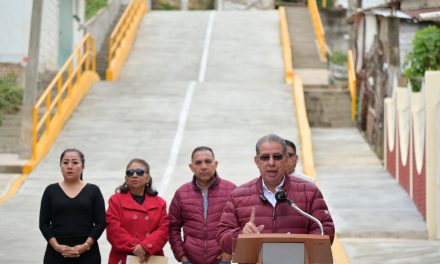Quedó inaugurada la obra de pavimentación, guarniciones, banquetas y escalinatas de la calle Nuevo Tuxpan, de la colonia Álvarez
