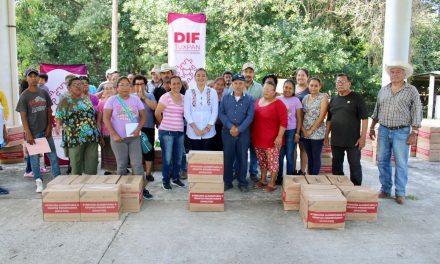 Entrega DIF Tuxpan despensas a grupos de atención prioritaria