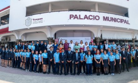 Realizan Lunes Cívico en conmemoración de la creación del Instituto Nacional de la Juventud Mexicana