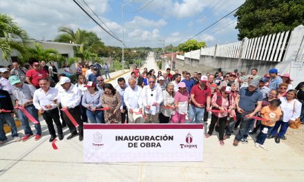 Gobierno municipal inauguró la pavimentación con concreto hidráulico de la calle Ixcóatl, de la colonia Anáhuac
