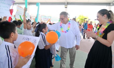 Inauguran techados en áreas de impartición de Educación Física en 2 escuelas primarias y una secundaria