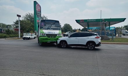 Choque en Av.Las Américas
