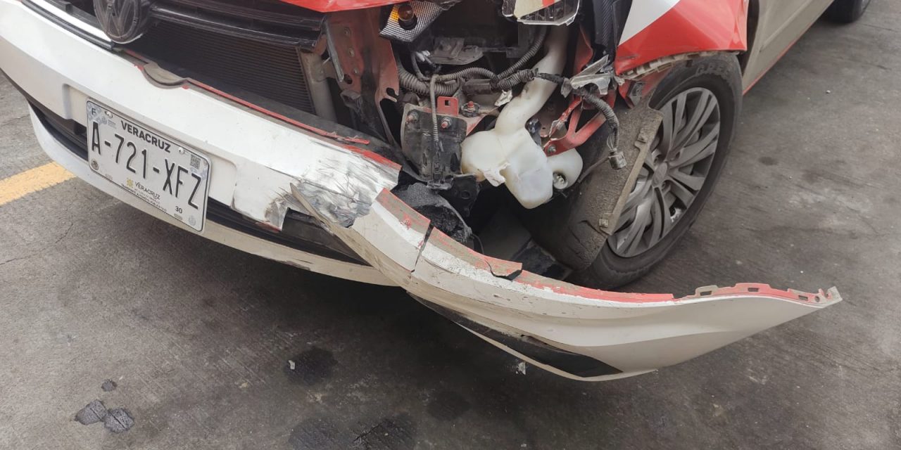 ACCIDENTE FRENTE A AUTO ZONE
