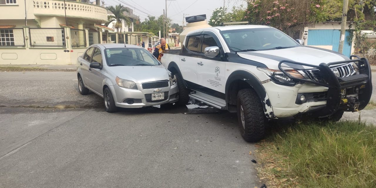 NO HACE ALTO Y CHOCA EN SANTIAGO DE LA PEÑA