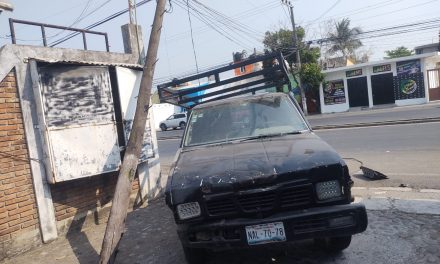 CHOCA CON POSTE DE TELMEX