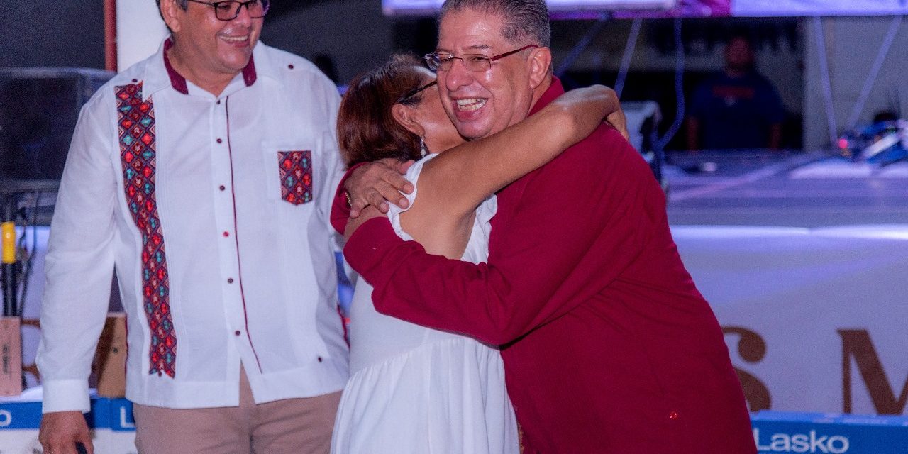 Festejan a maestros de Tuxpan y la región, como reconocimiento a la noble tarea de enseñar
