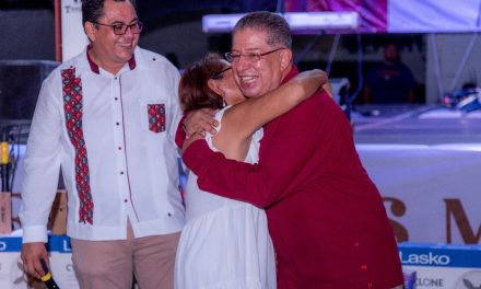 Festejan a maestros de Tuxpan y la región, como reconocimiento a la noble tarea de enseñar
