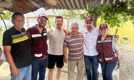 Casa por casa Daniel Cortina difunde propuestas de MORENA