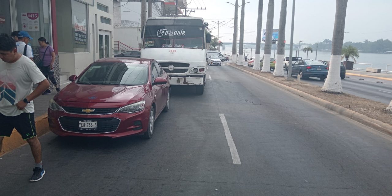 CHOQUE FRENTE A BANORTE