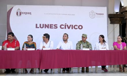 Realizan Lunes Cívico en conmemoración del Día de la Marina