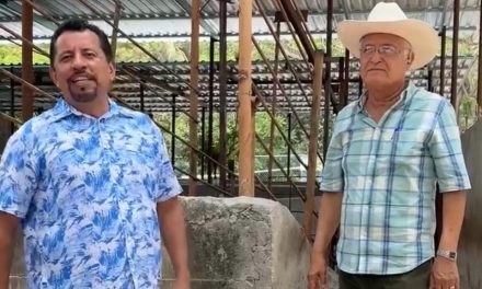 Juan Gómez participa en la capacitación de los trabajadores del Rastro Municipal
