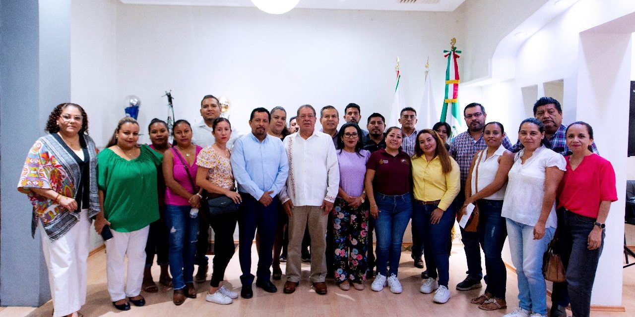 Tuxpan renovó el Consejo Municipal de Participación Social en la Educación.