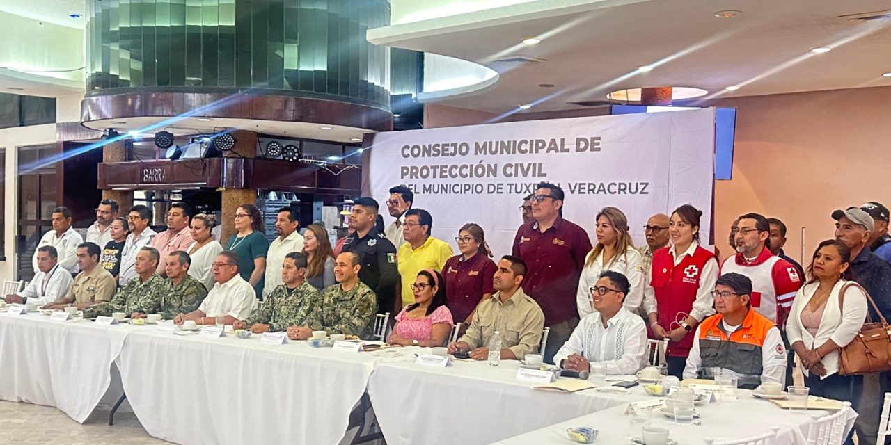 Ante el inicio de la temporada de ciclones tropicales, se declaró abierta la Sesión Permanente del Consejo Municipal de Protección Civil