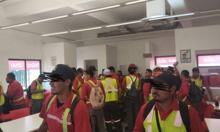 TRABAJADORES DE EMPRESA REFRESQUERA EXIGEN UN SALARIO DIGNO