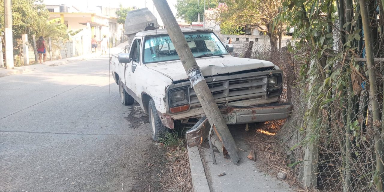 COLISIONA Y HUYE DEL LUGAR