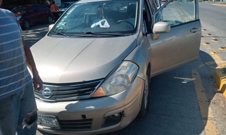 TAXI CHOCA CON TIIDA EN REYES HEROLES