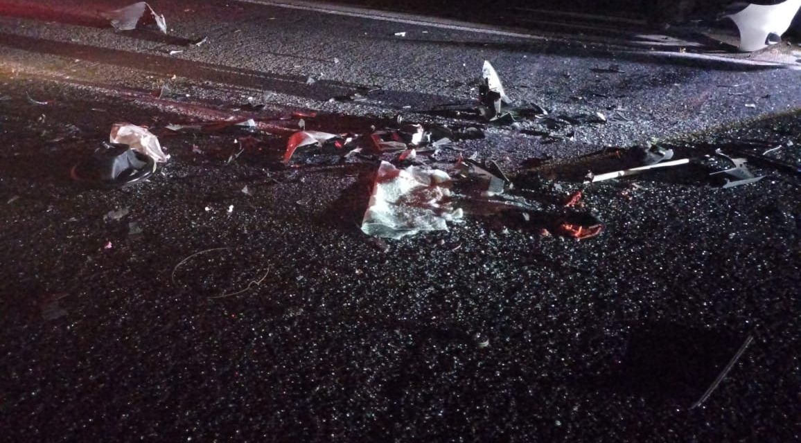 MUERE AL INSTANTE AL COLISIONAR CON UN TRAILER