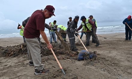Gobierno y Sociedad Civil participaron en una intensa jornada de limpieza de playas en Tuxpan