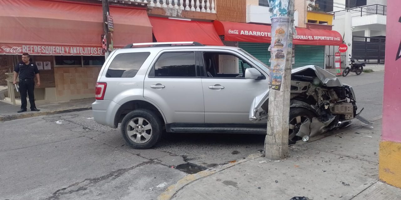 Huye del lugar y deja Cuantiosos daños materiales
