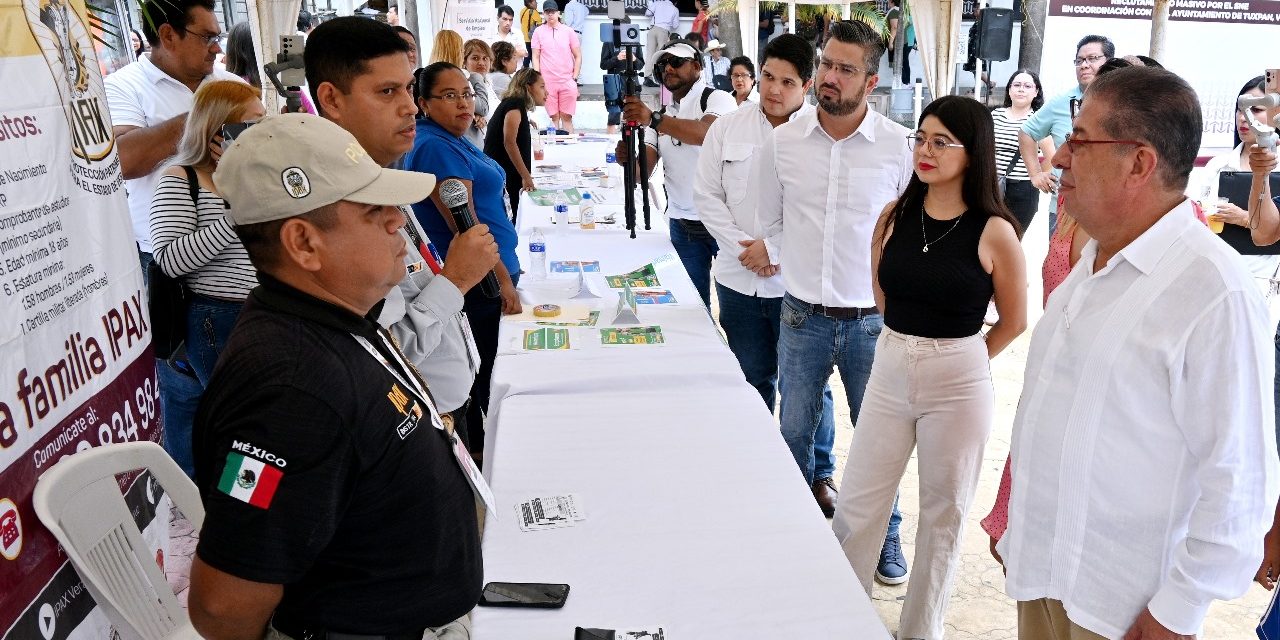 Se realizó en Tuxpan la jornada de “Reclutamiento Masivo”, en el que se ofertaron un gran número de vacantes