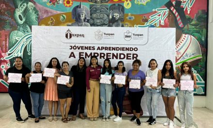 Con talleres de capacitación, el Gobierno de Tuxpan fomenta emprendimientos y el autoempleo