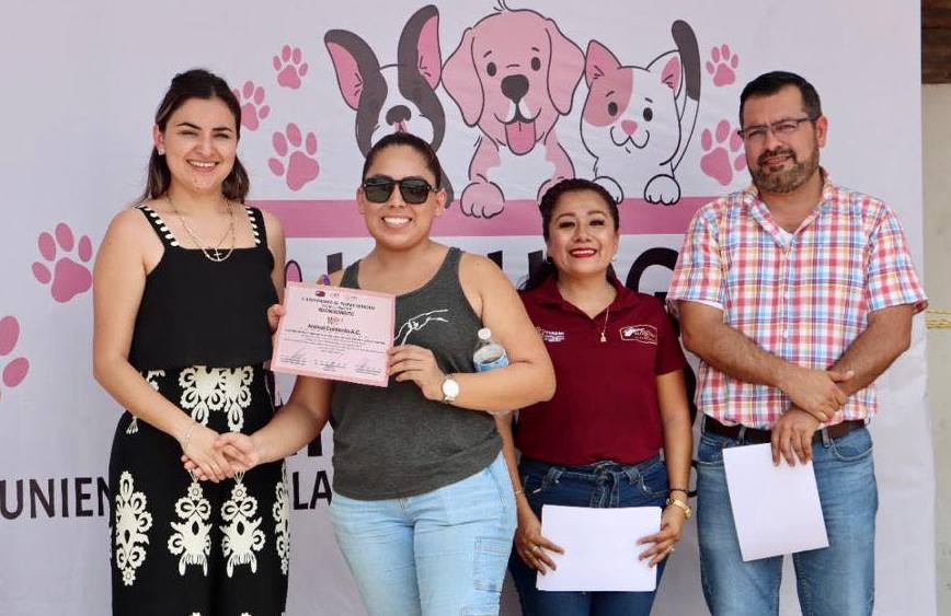 Todo un éxito la jornada de adopción de mascotas “Un Hogar para Todos”, en Tuxpan.