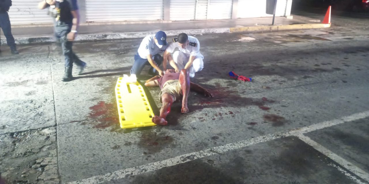 DERRAPA MOTOCICLETA EN ZONA CENTRO